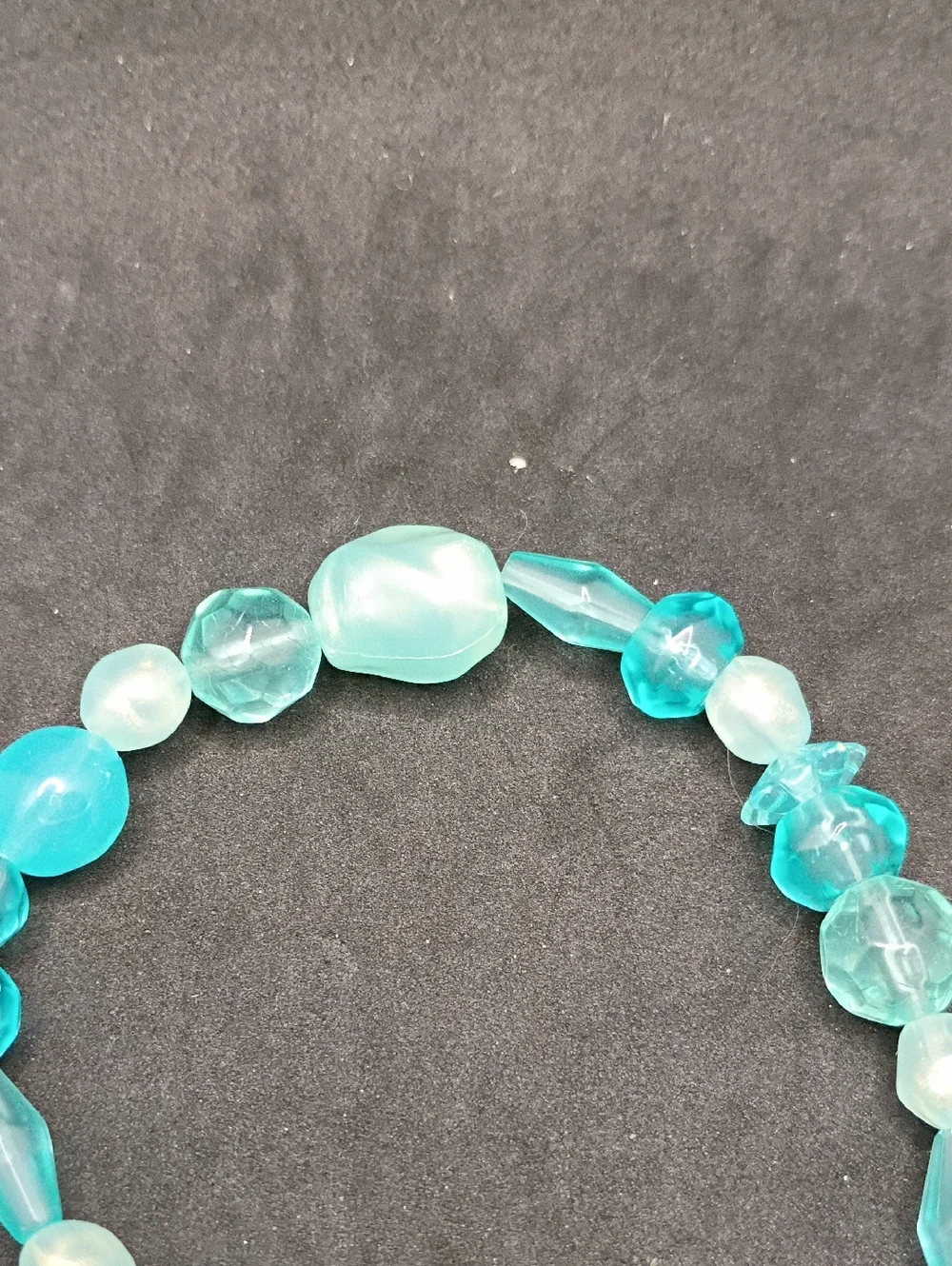 Kids Teal Beaded Stretch Bracelet - Brand Unbranded - Picture 2 of 3